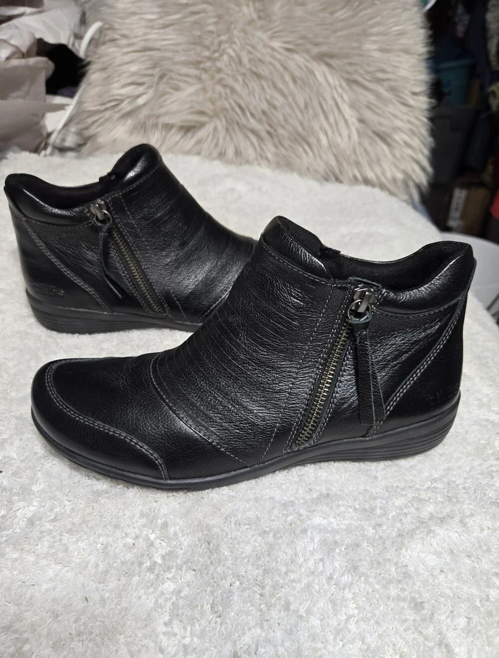 Taos Habit Women’s Black Leather Side Zip Ankle Booties Sz 8.5 Like New